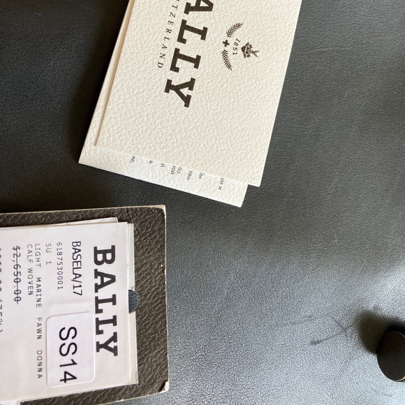 Bally bag Light Marine Fawn Donna Calf Woven used condition check pic for flaws - Picture 16 of 16